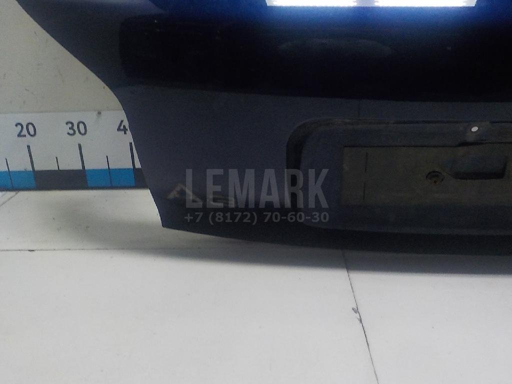 Дверь багажника