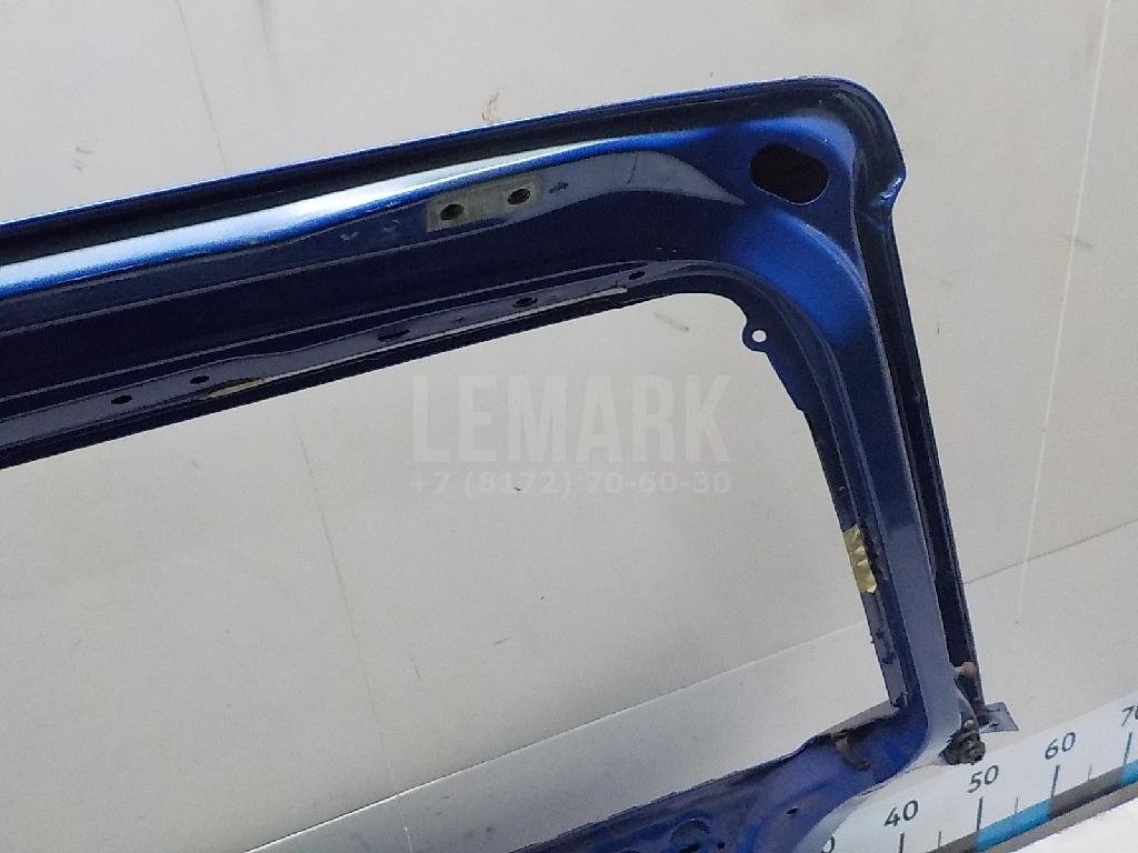 Дверь багажника