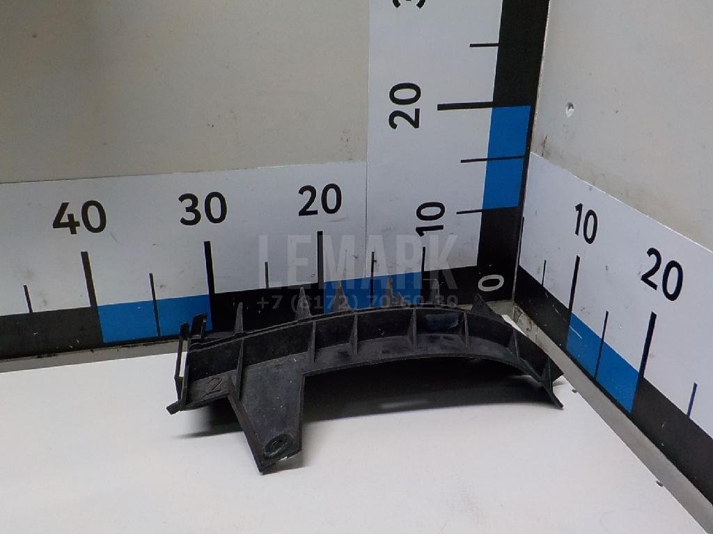 Направляющая заднего бампера правая