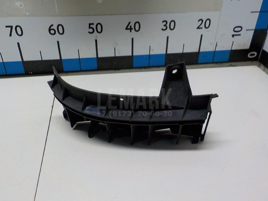 Направляющая заднего бампера правая