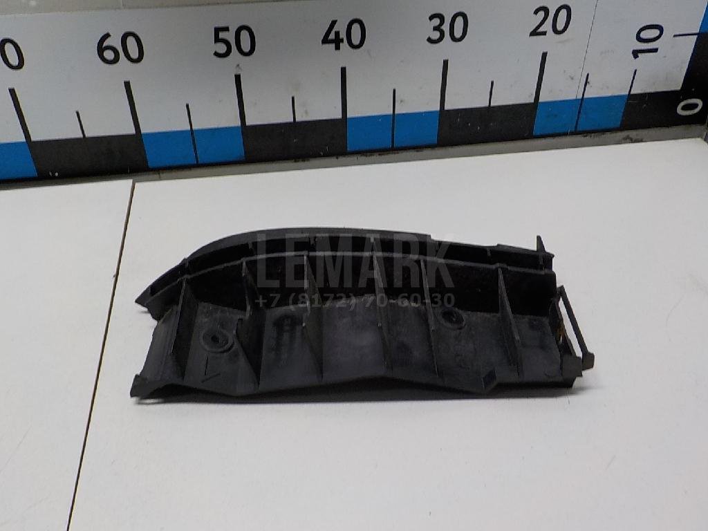 Направляющая заднего бампера правая