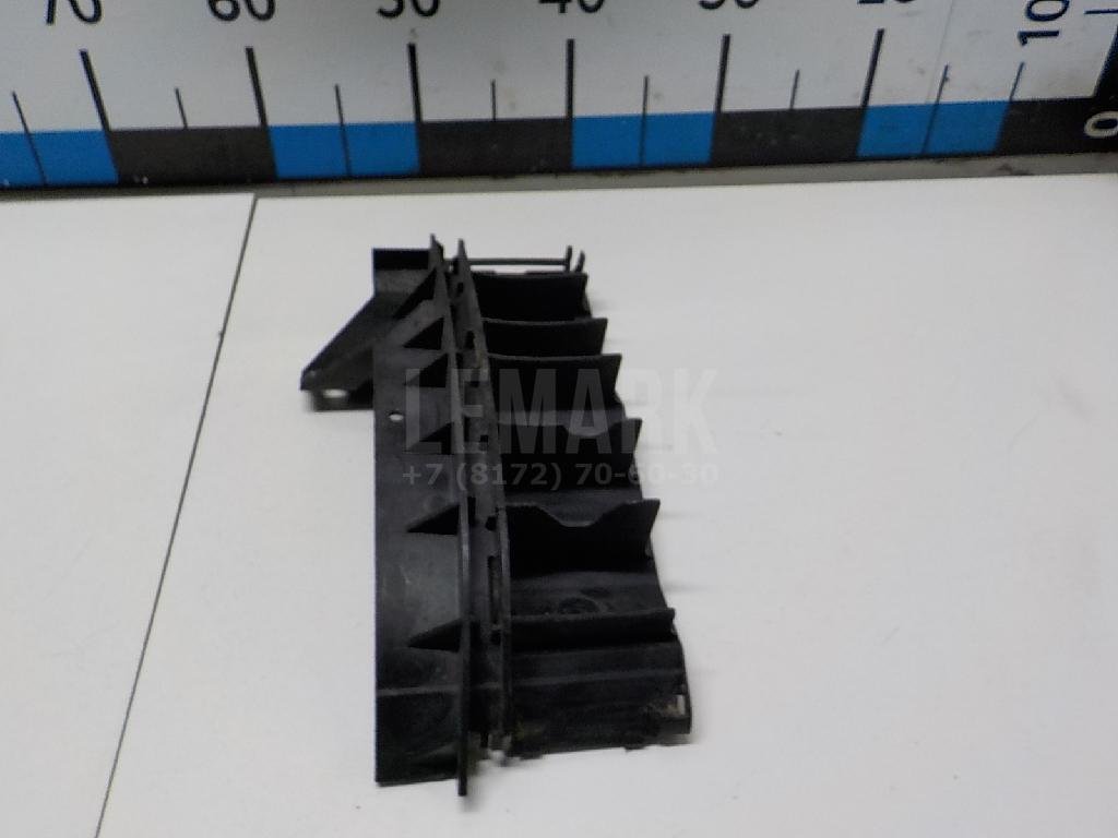 Направляющая заднего бампера правая