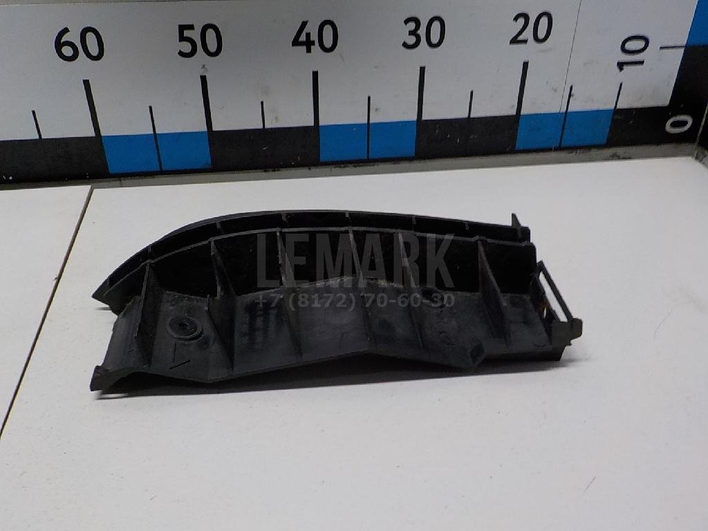 Направляющая заднего бампера правая