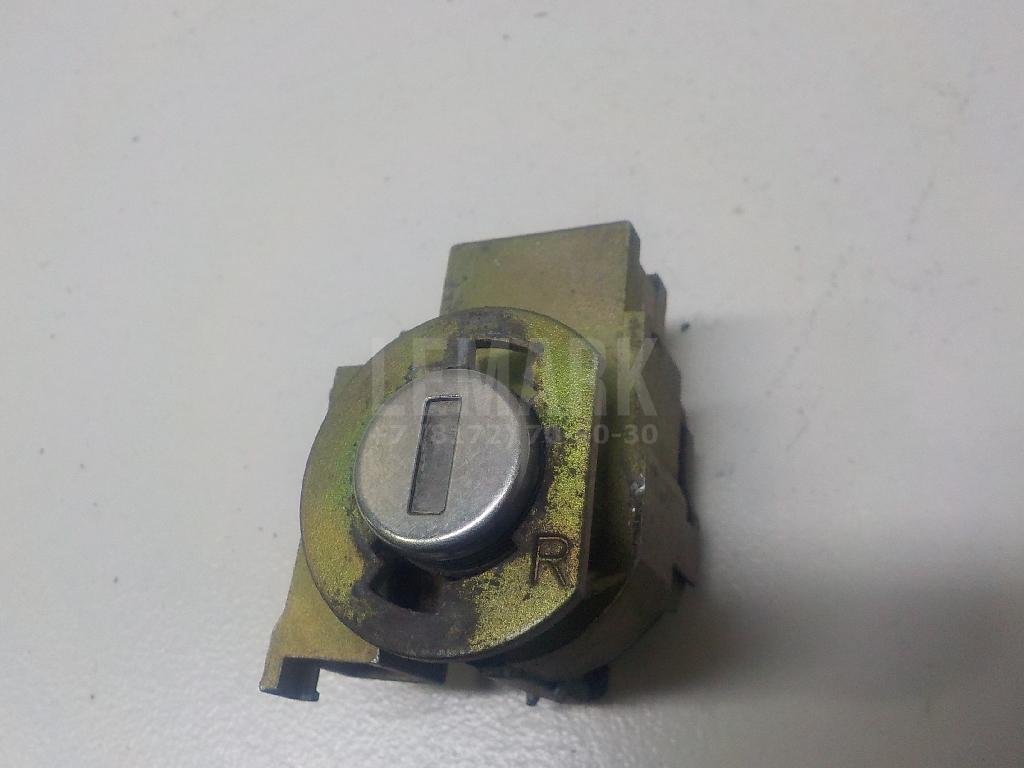 Вставка замка двери прав.