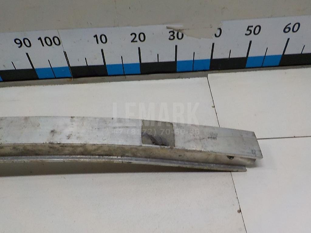 Усилитель переднего бампера