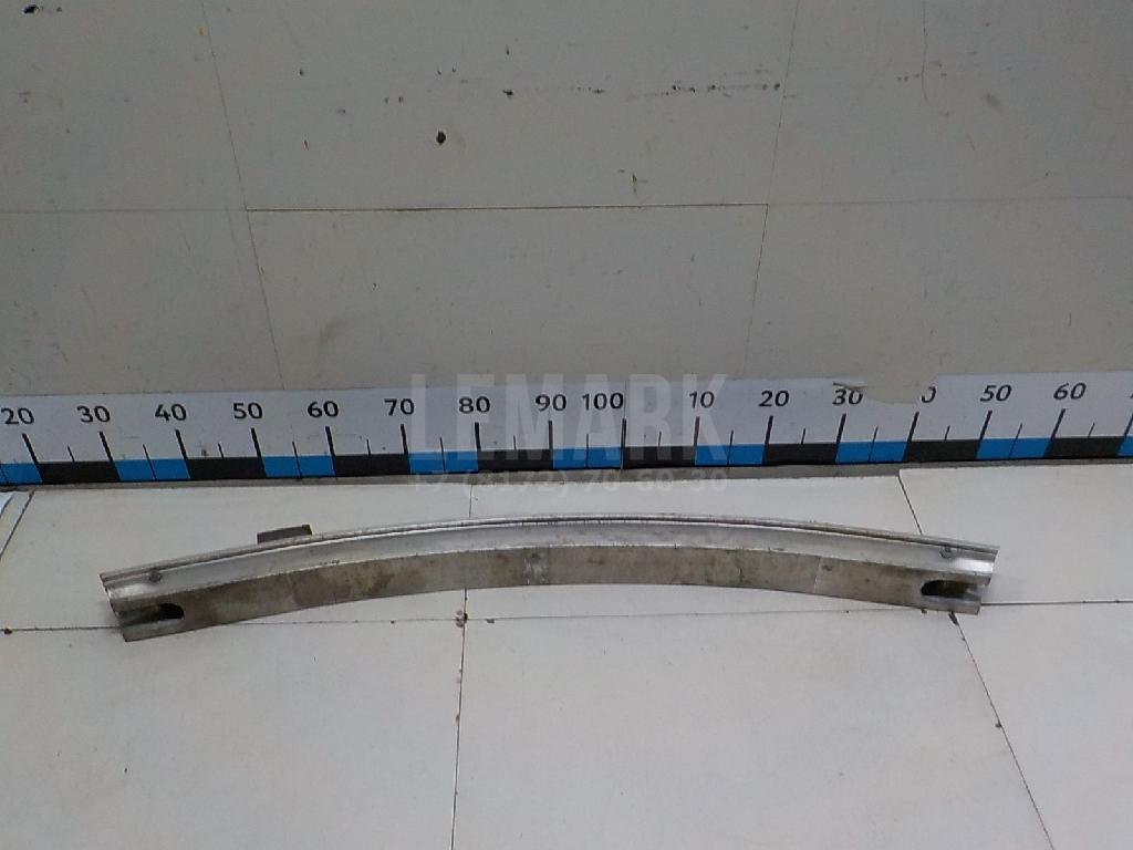 Усилитель переднего бампера