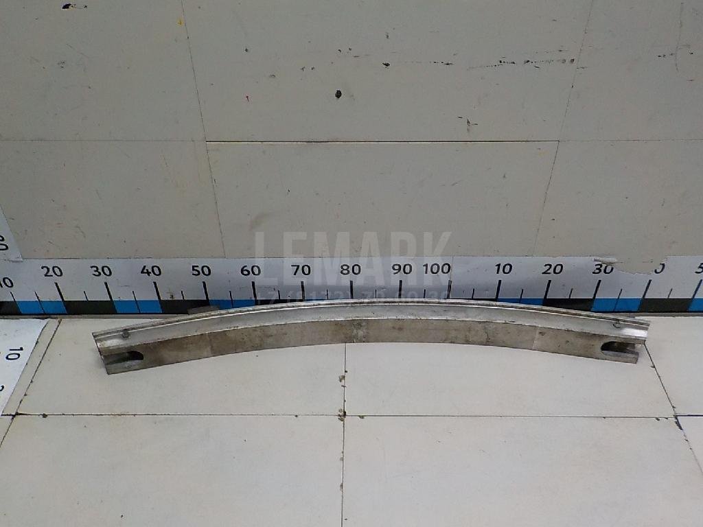 Усилитель переднего бампера