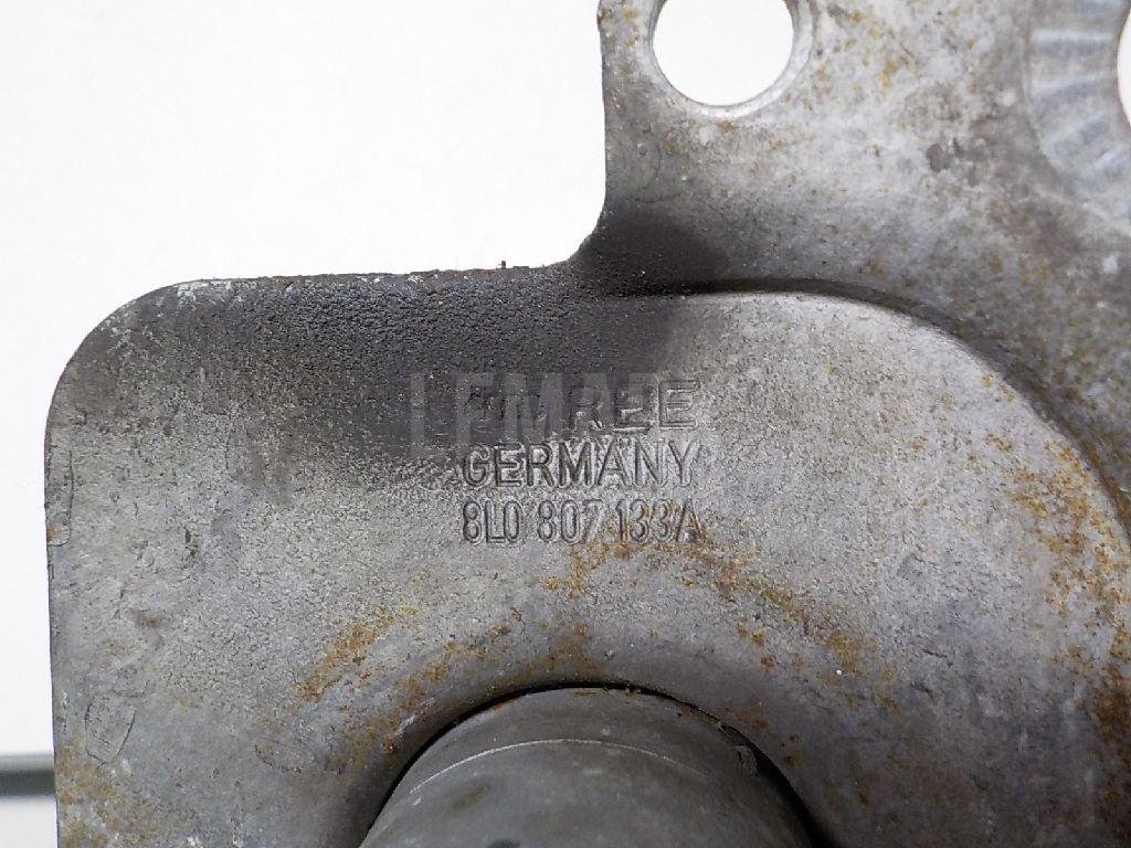 Кронштейн усилителя переднего бампера левый