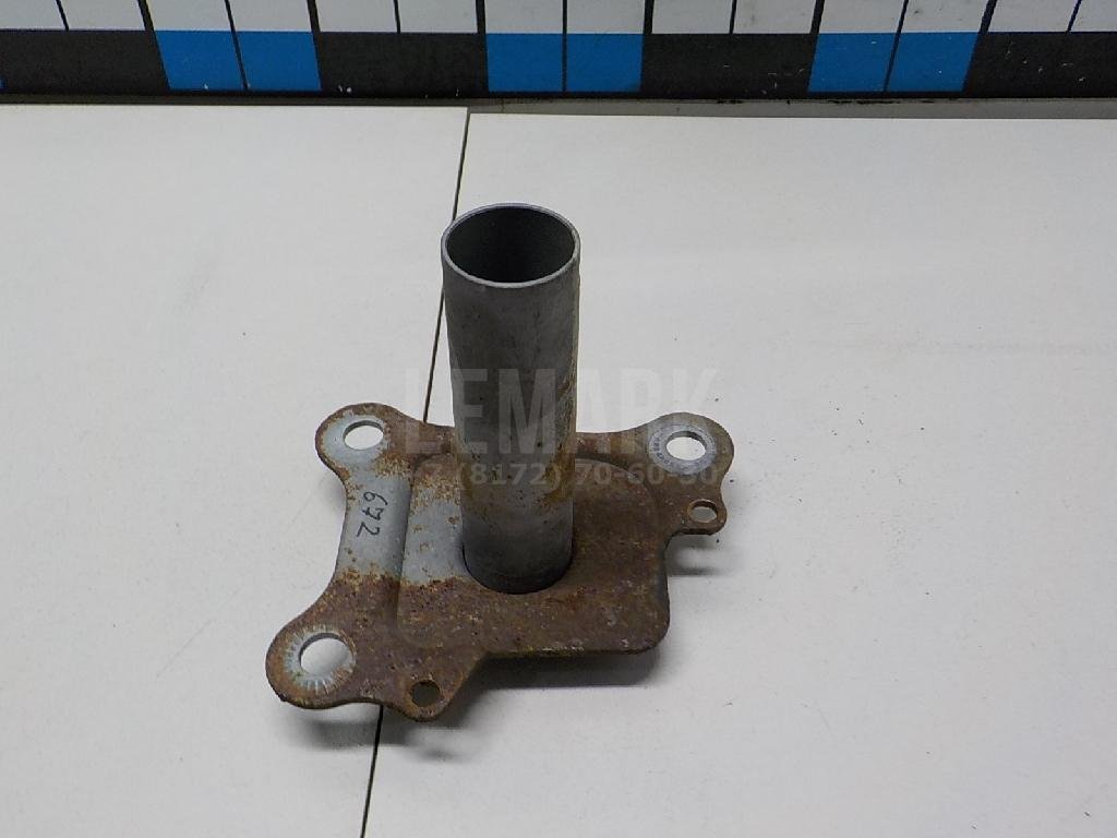 Кронштейн усилителя переднего бампера правый