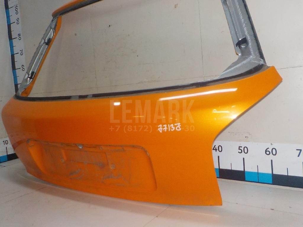 Дверь багажника