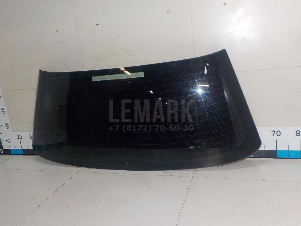 Стекло двери багажника