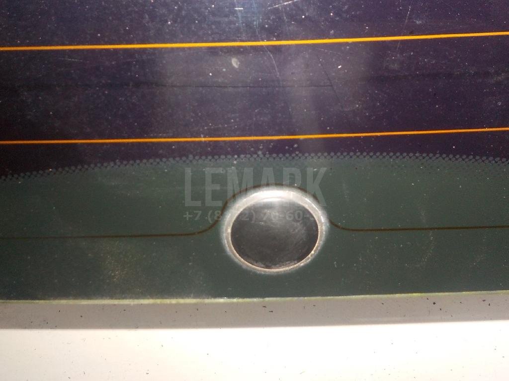 Стекло двери багажника