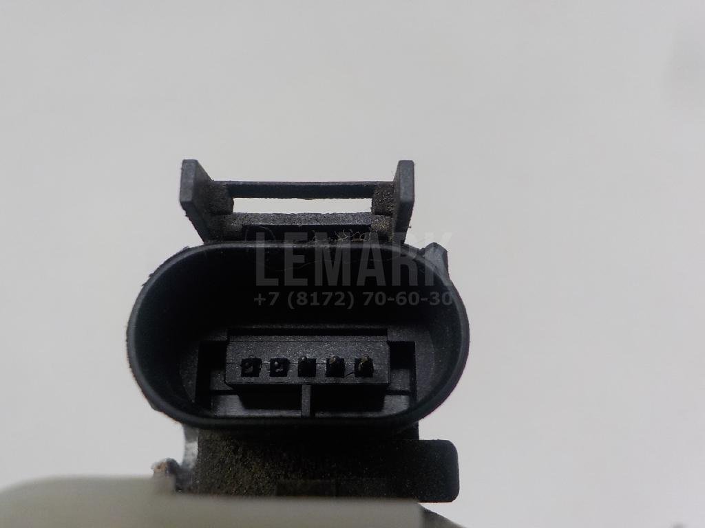 Замок двери передней правой