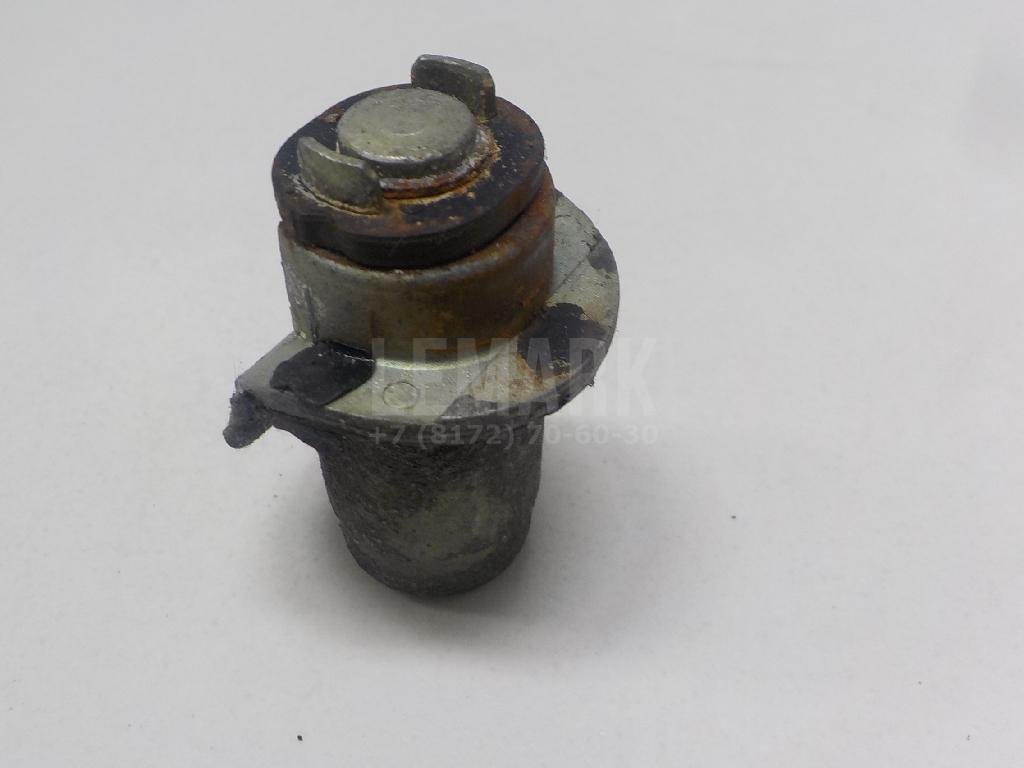 Вставка замка багажника