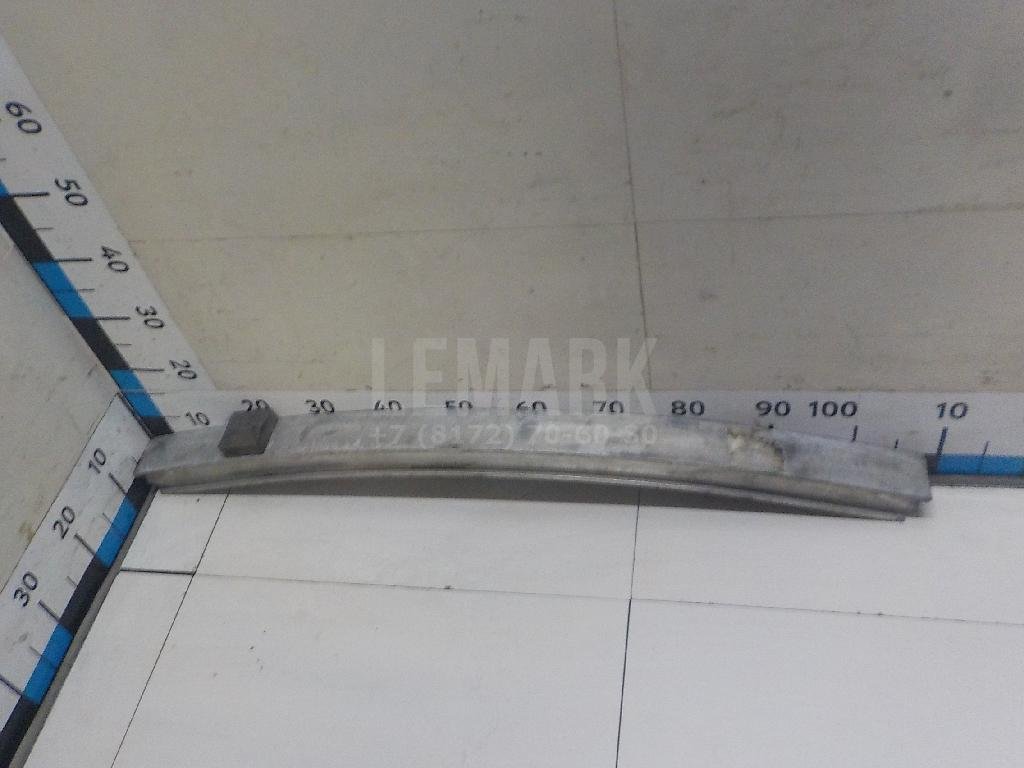 Усилитель переднего бампера