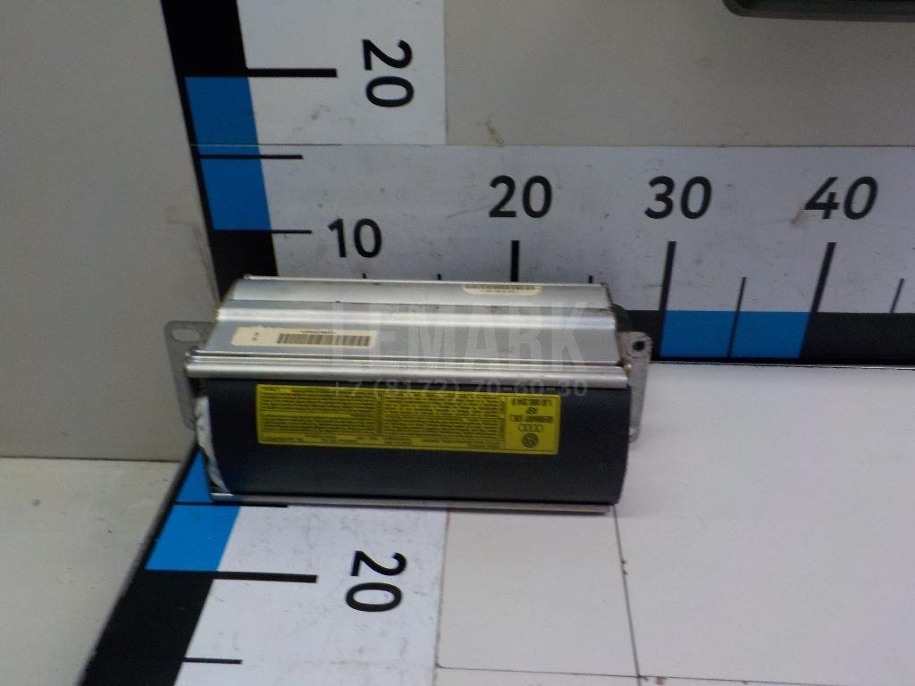 Подушка безопасности пассажирская (в торпедо)