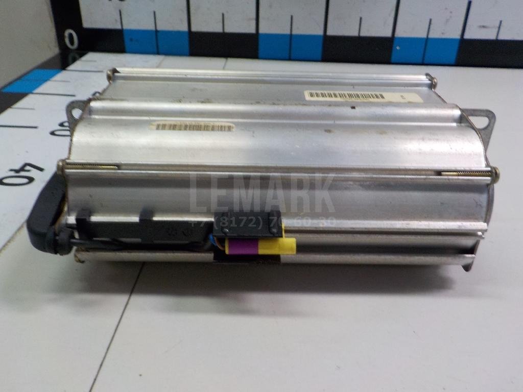 Подушка безопасности пассажирская (в торпедо)