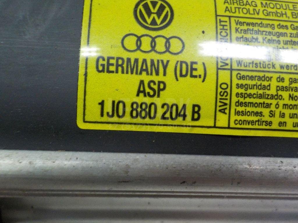 Подушка безопасности пассажирская (в торпедо)