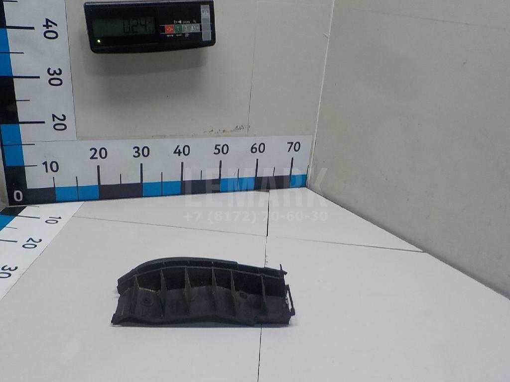 Направляющая заднего бампера правая