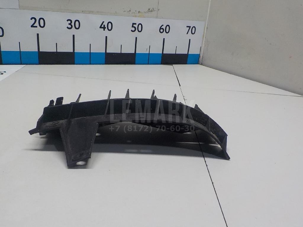 Направляющая заднего бампера правая