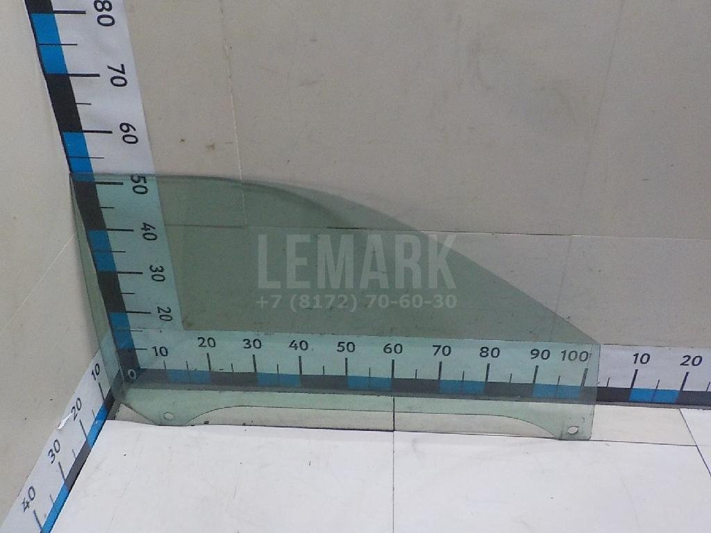 Стекло двери передней правой