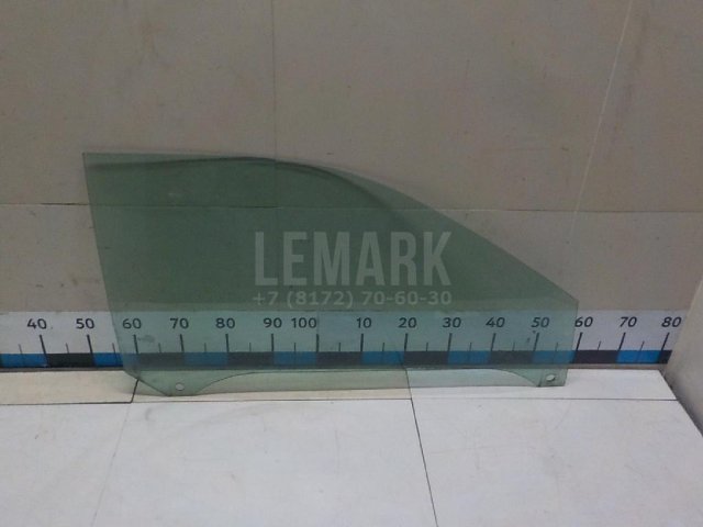Стекло двери передней правой