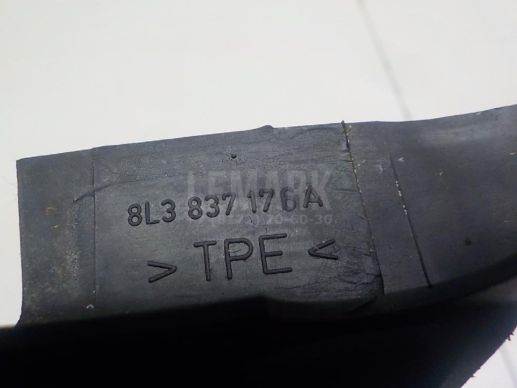 Уплотнитель (внутри) для  Audi A4 [B7] 2005-2007