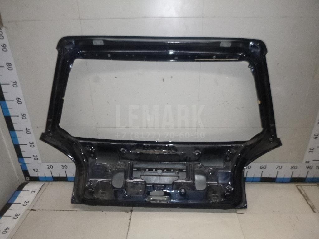 Дверь багажника