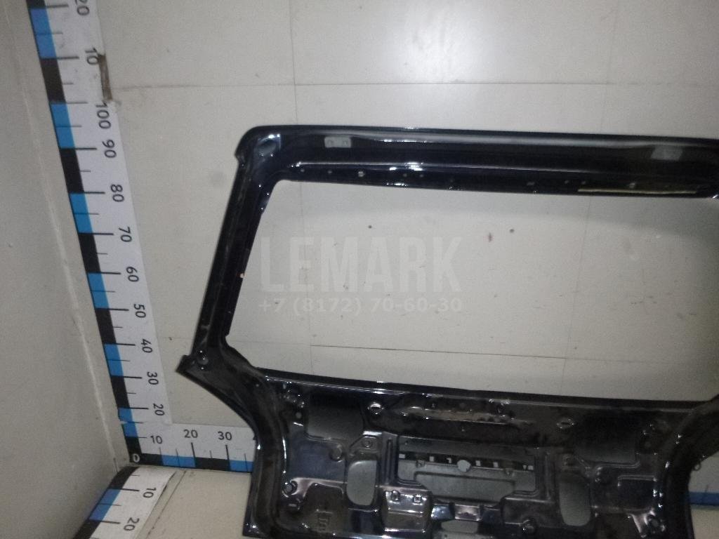 Дверь багажника