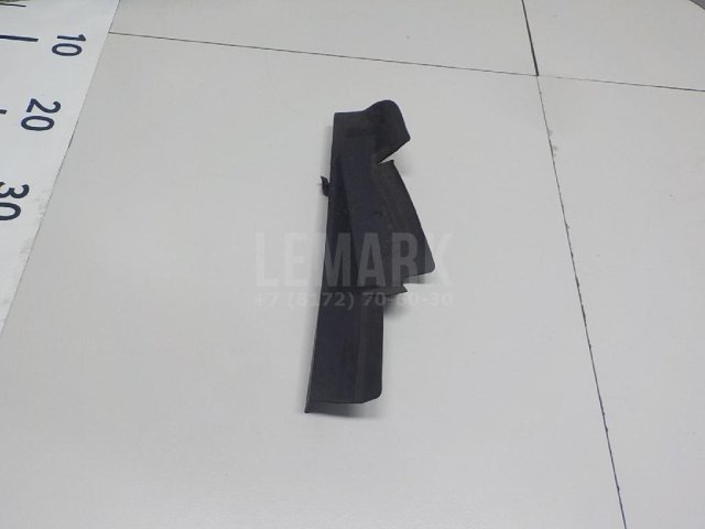 Воздуховод радиатора правый