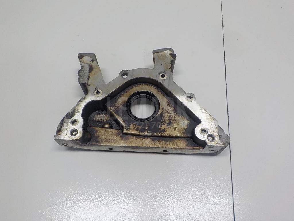 Крышка двигателя передняя