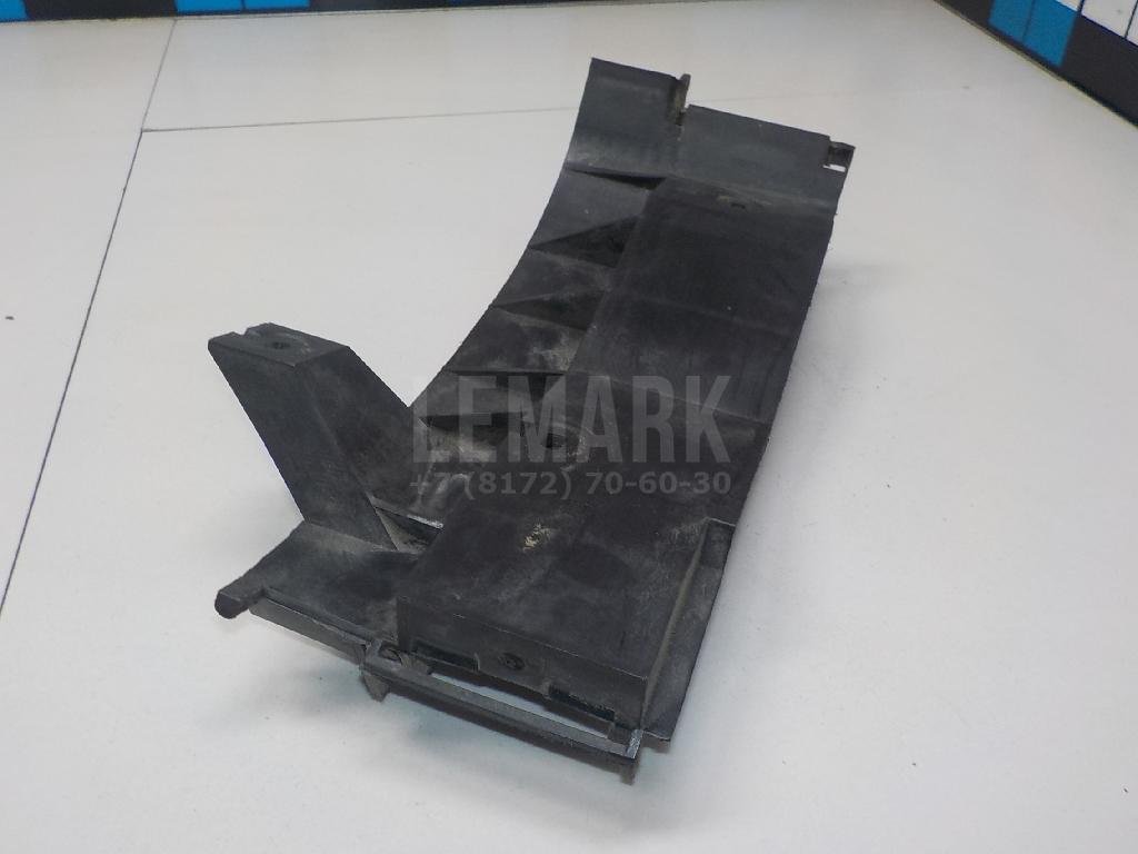 Направляющая заднего бампера правая