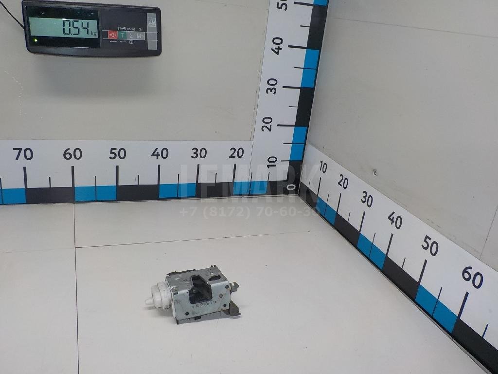 Замок двери передней правой