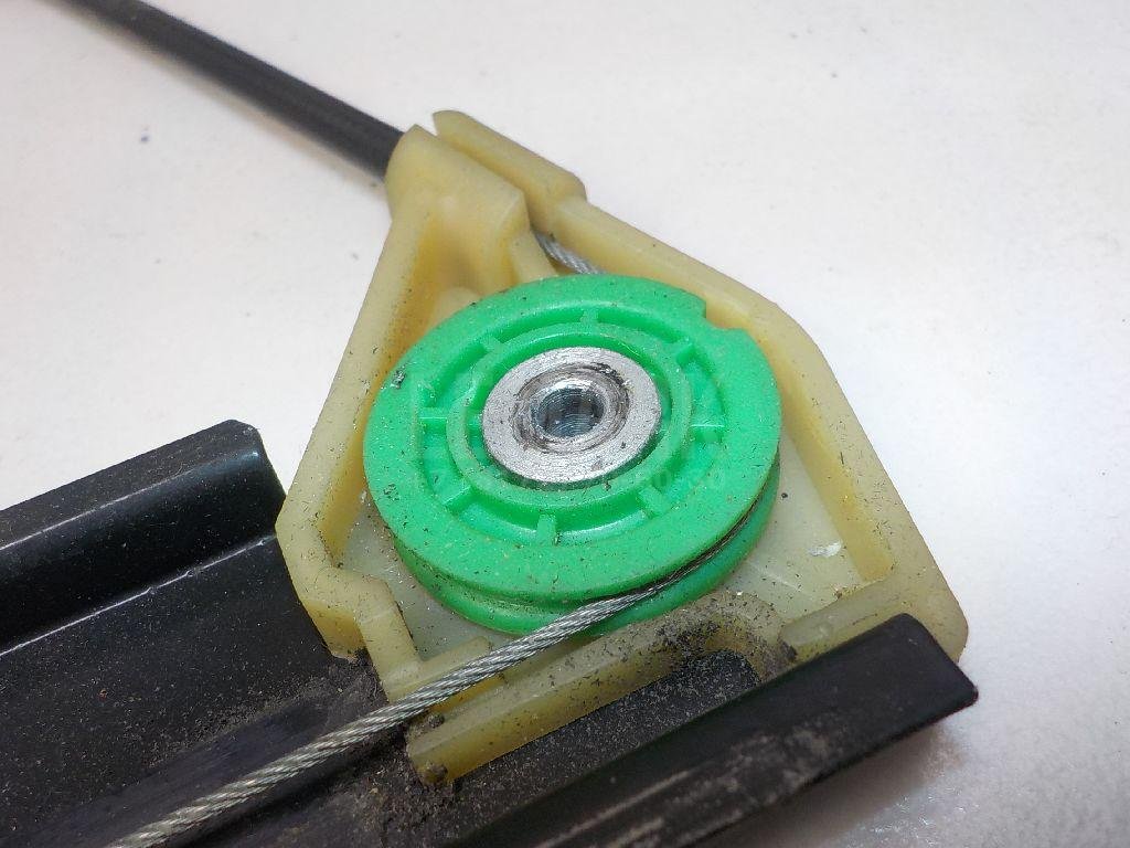 Стеклоподъемник электр. передний левый