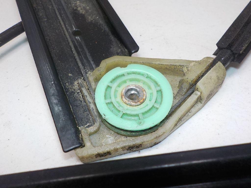 Стеклоподъемник электр. передний левый