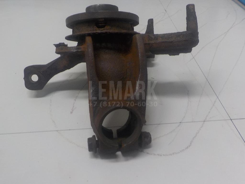 Кулак поворотный передний левый