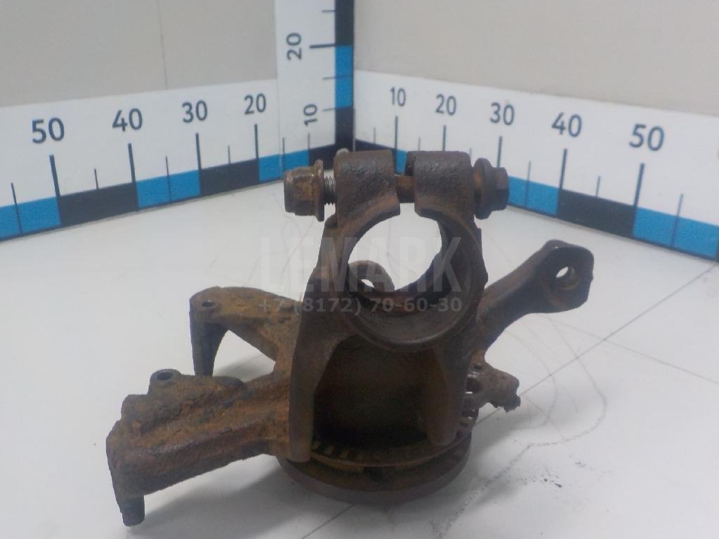 Кулак поворотный передний левый