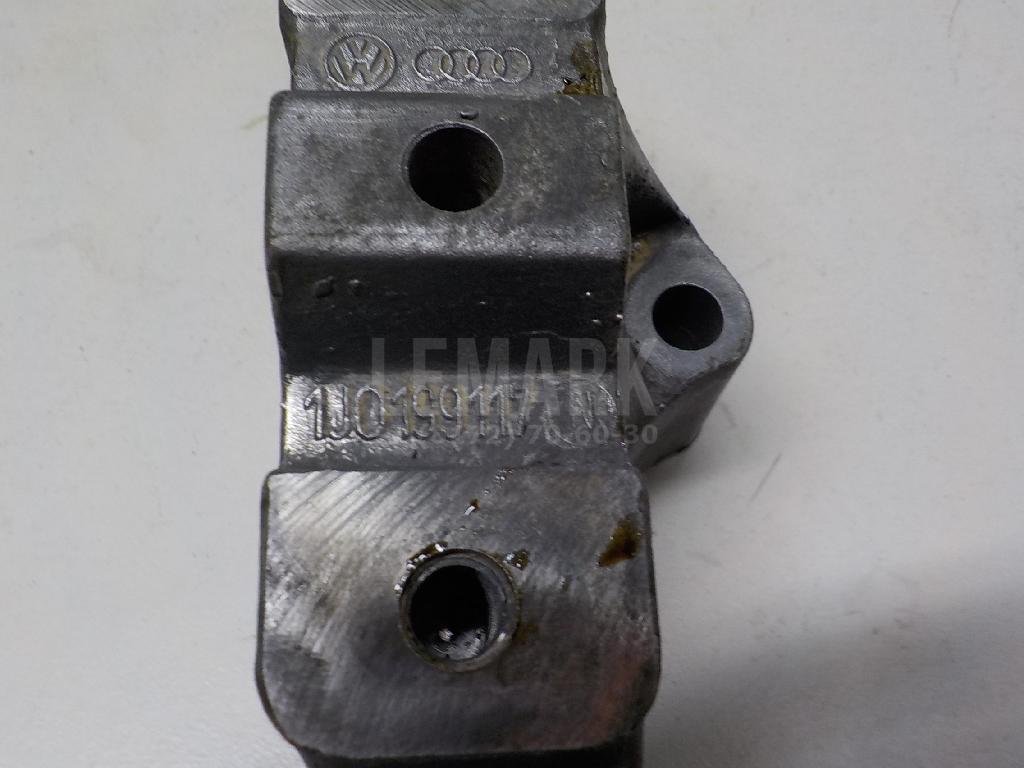 Кронштейн двигателя левый