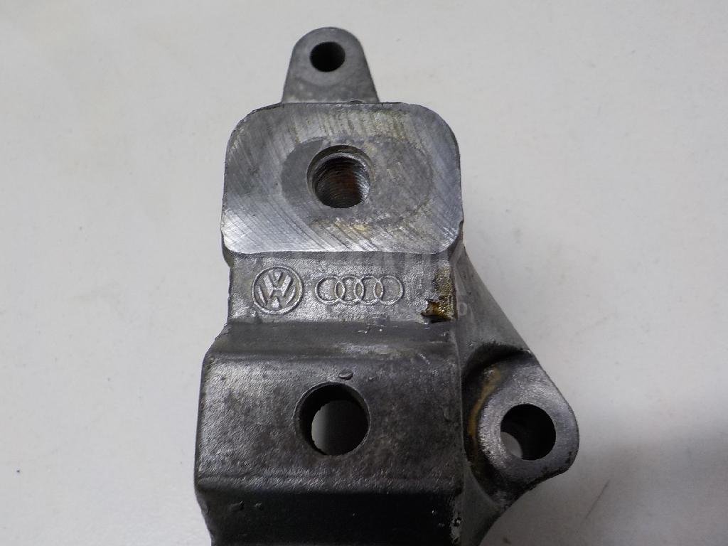 Кронштейн двигателя левый