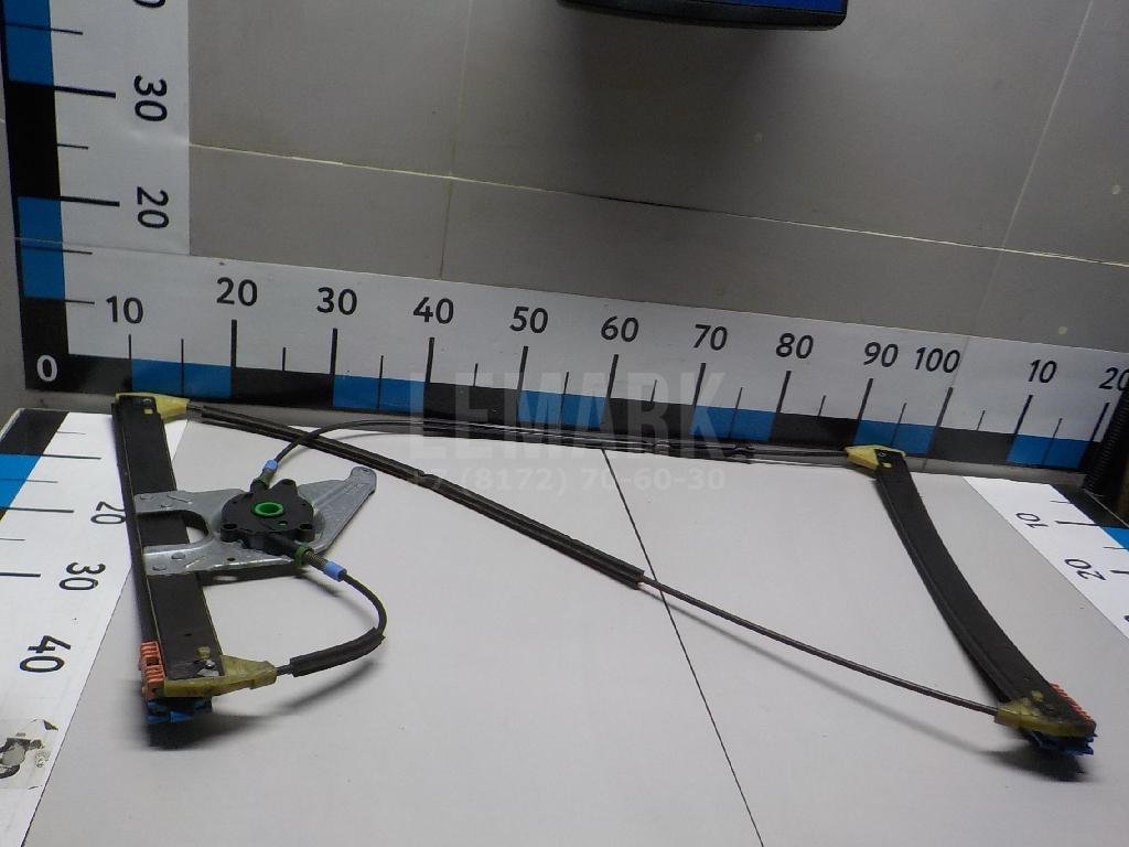 Стеклоподъемник электр. передний правый