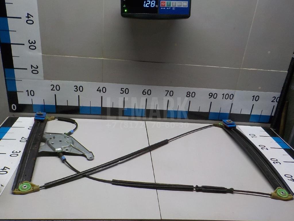 Стеклоподъемник электр. передний правый