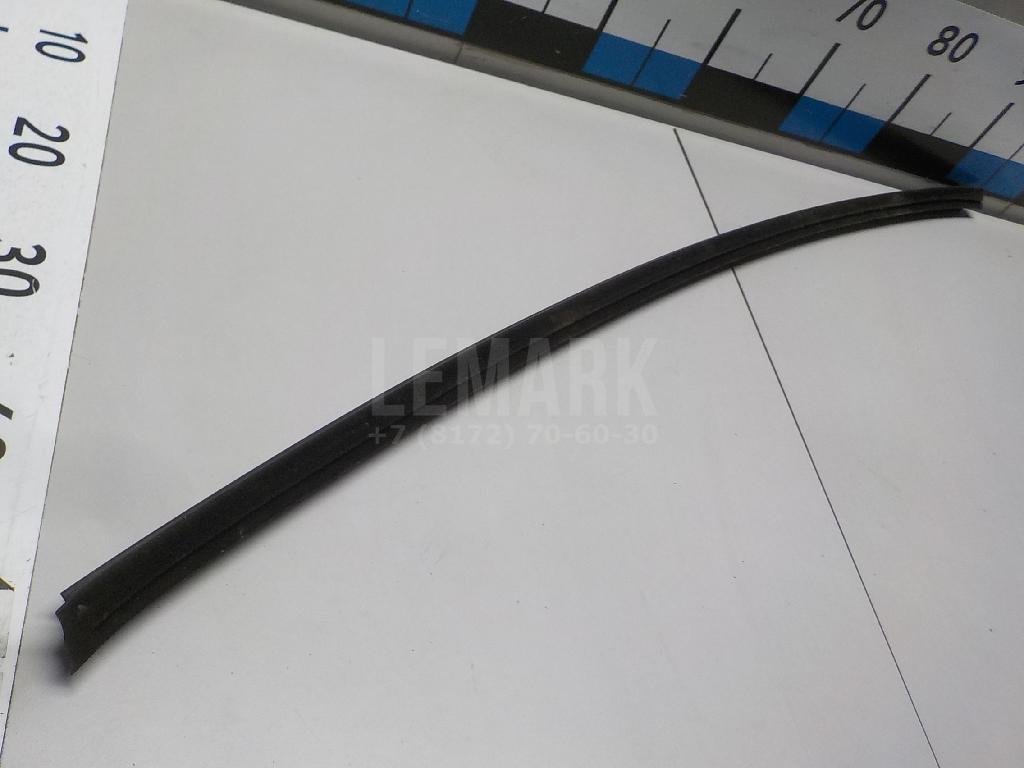 Накладка стекла переднего правого