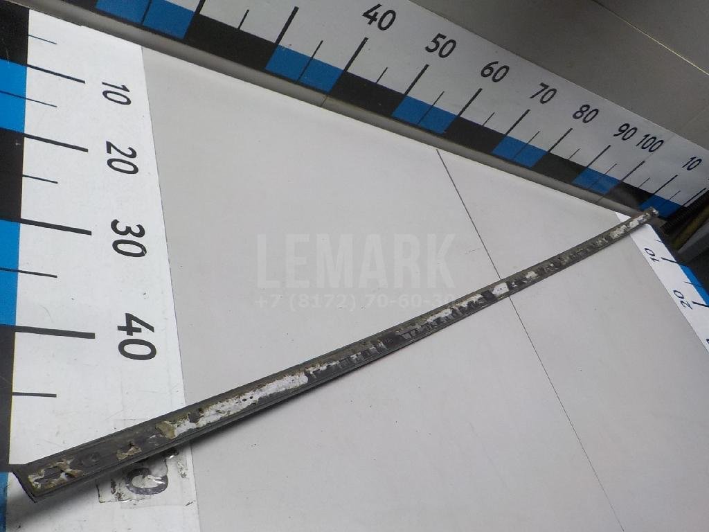 Молдинг передней левой двери