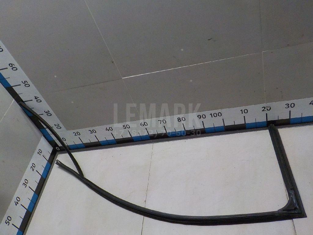 Уплотнитель двери