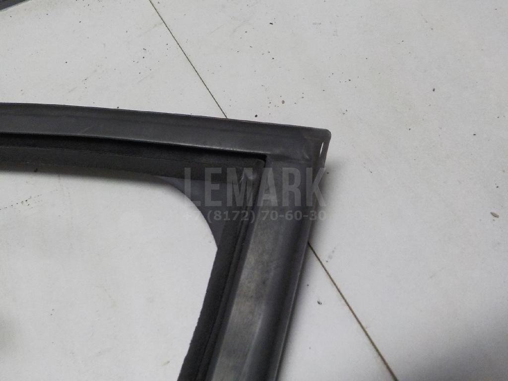 Уплотнитель двери