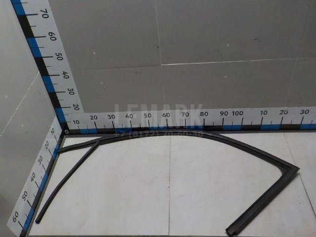 Уплотнитель двери