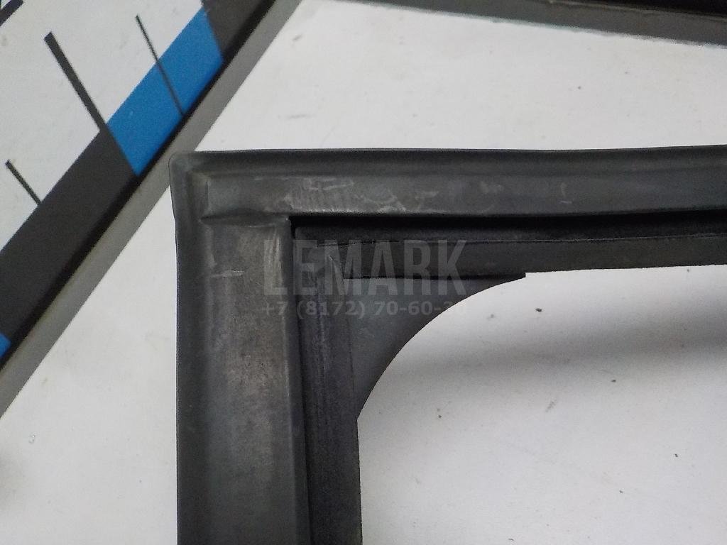 Уплотнитель двери