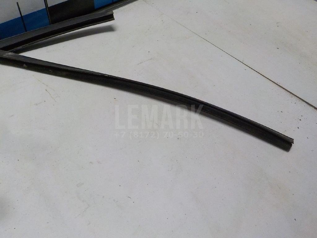 Уплотнитель двери