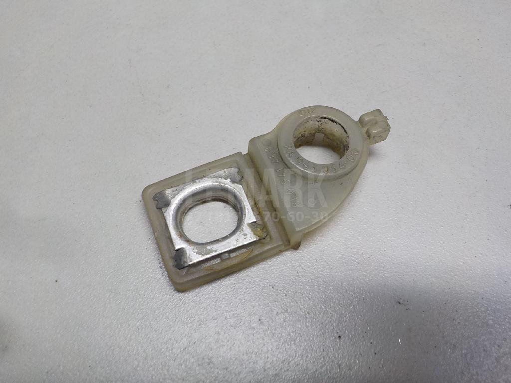 Кронштейн крепления фары