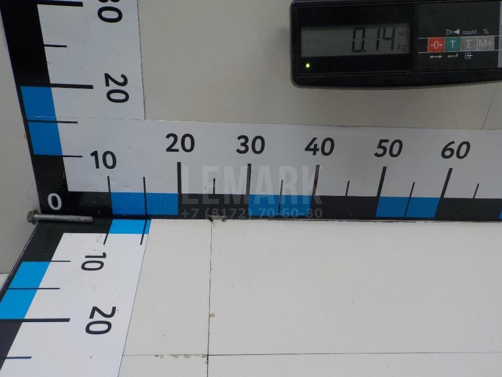 Болт кронштейна опоры